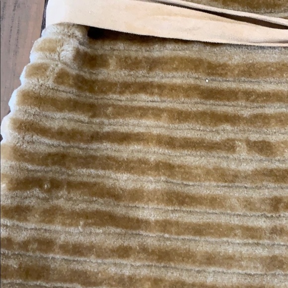 YA Los Angeles faux fur vest - Picture 6 of 7